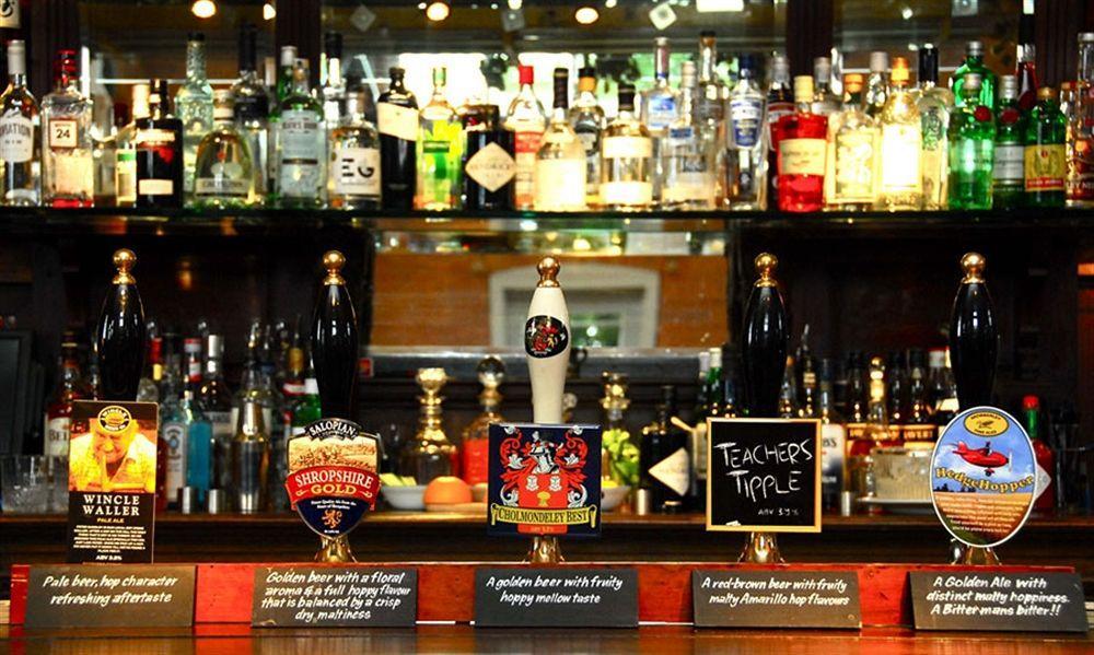 The Cholmondeley Arms Wrenbury Exterior photo