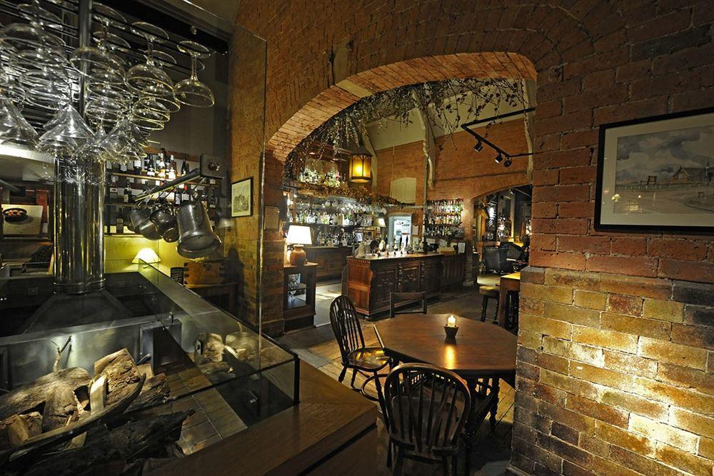 The Cholmondeley Arms Wrenbury Exterior photo