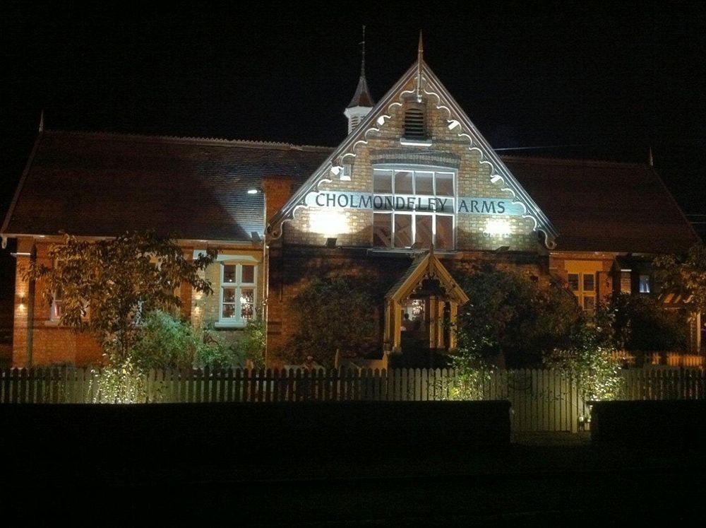 The Cholmondeley Arms Wrenbury Exterior photo