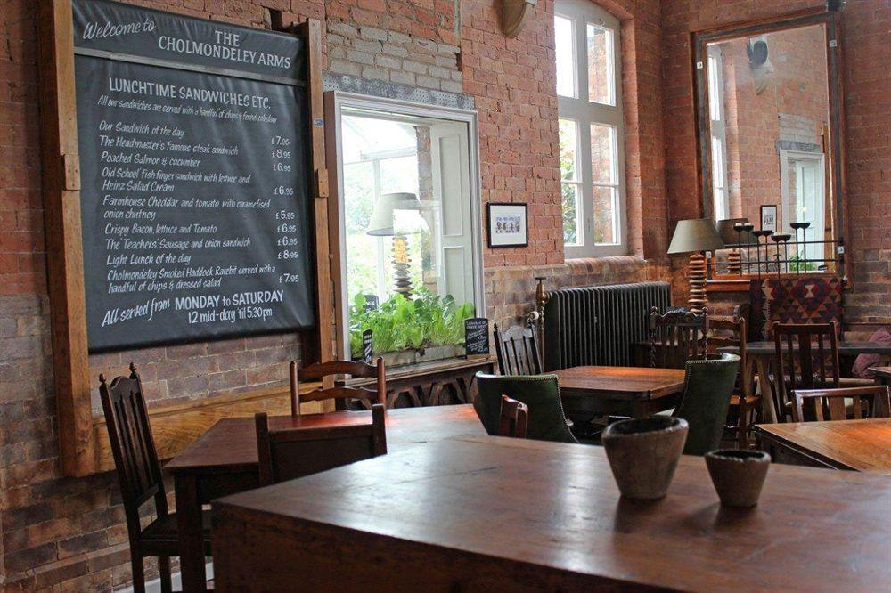 The Cholmondeley Arms Wrenbury Exterior photo
